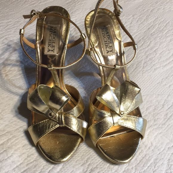 Badgley Mischka Shoes - Badgley Mischka Gold colored heels. Size-6.5M